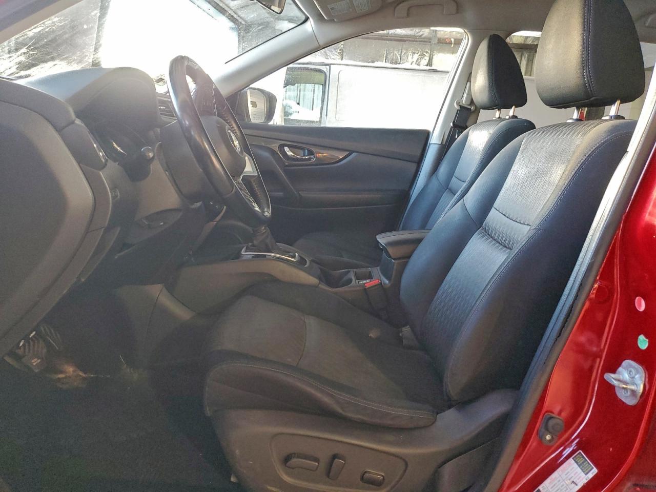 Nissan Rogue S Image 4