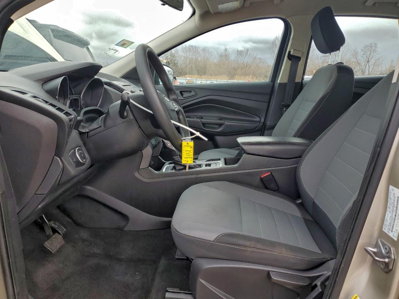 Ford Escape S Image 3