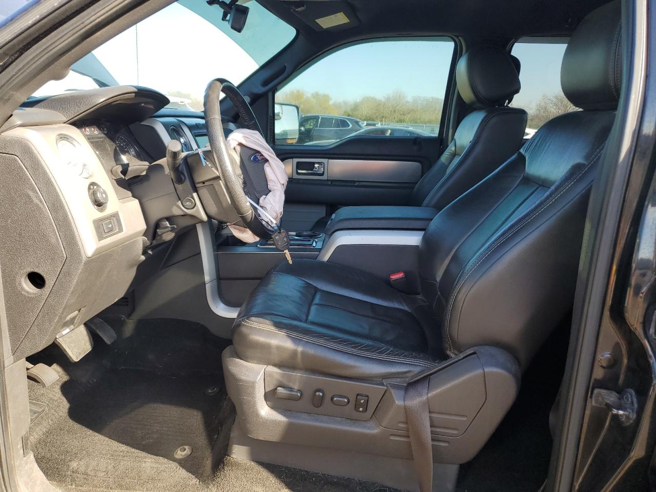 Ford F-150 Supercrew Image 12