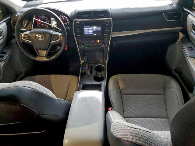 Toyota Camry Le Image 2