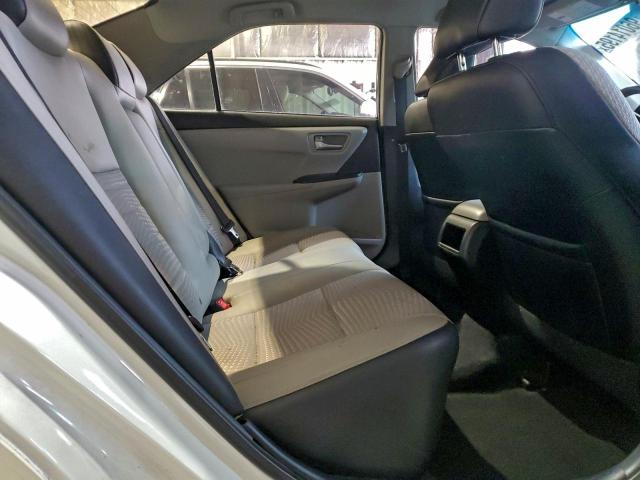 Toyota Camry Le Image 12