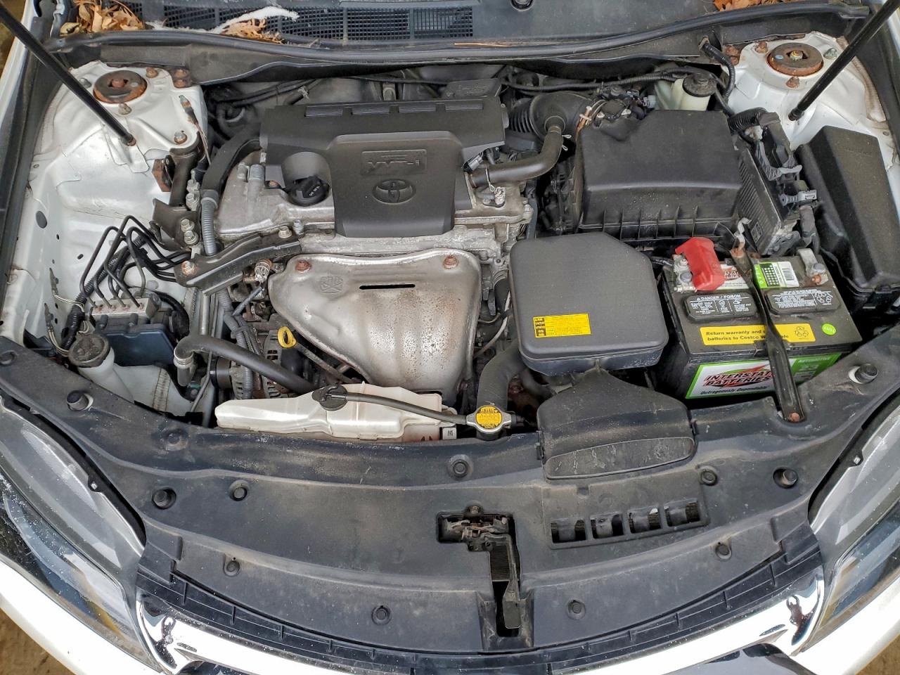 Toyota Camry Le Image 10