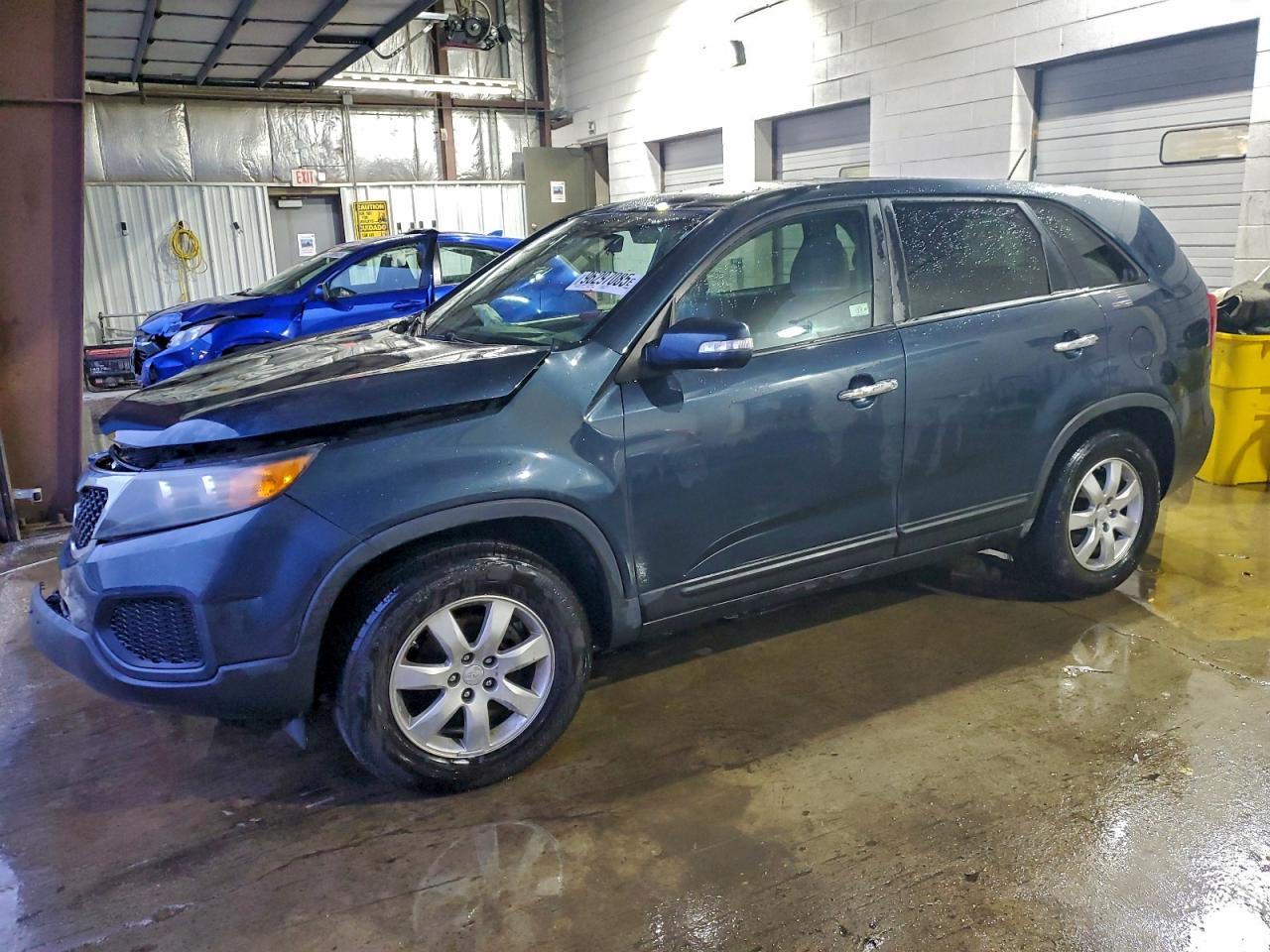 Kia Sorento Base Image 1