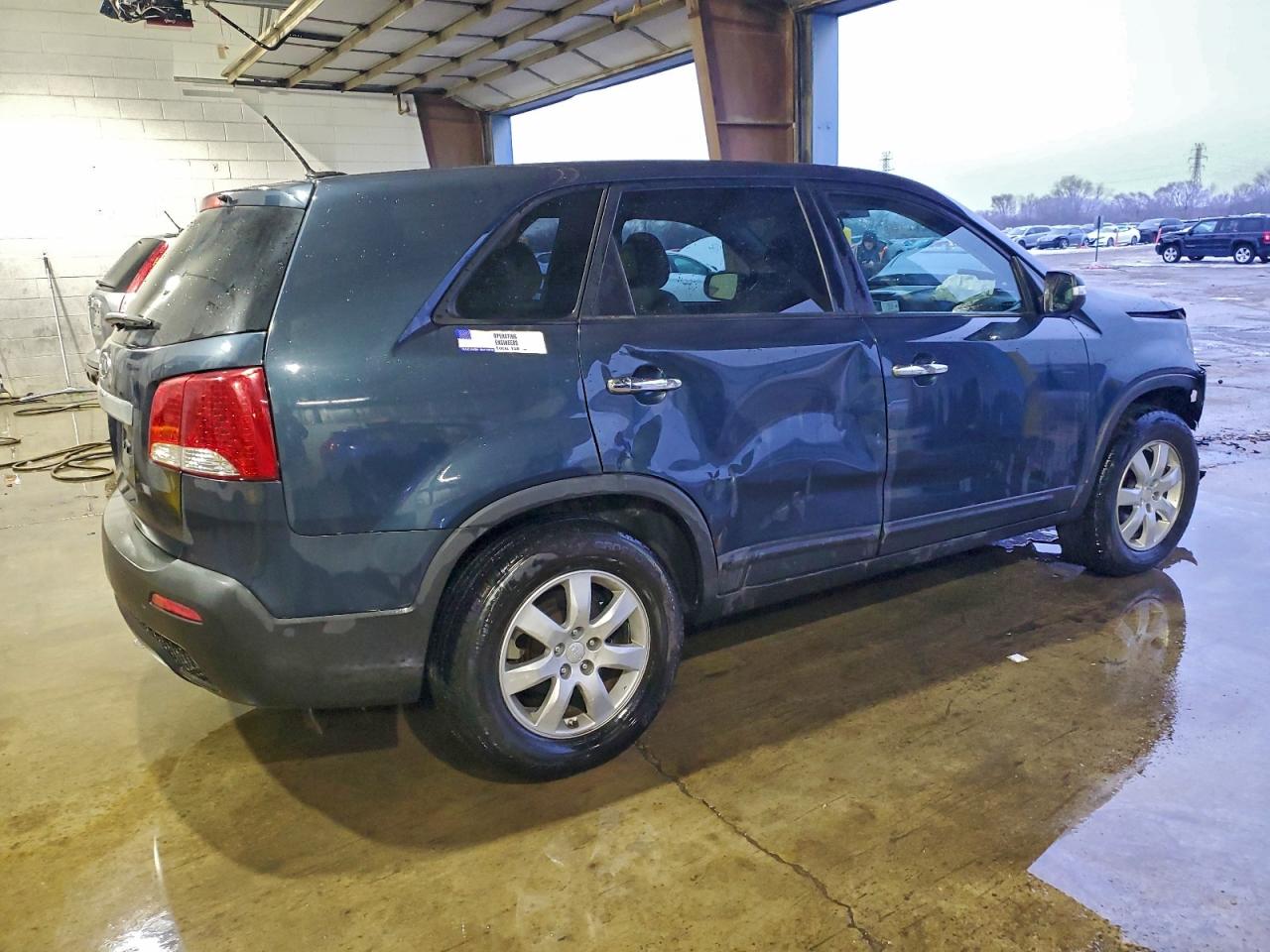 Kia Sorento Base Image 3