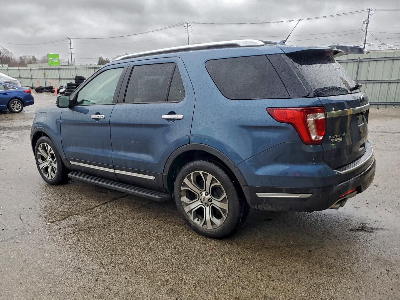 Ford Explorer Platinum Image 8