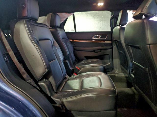 Ford Explorer Platinum Image 12