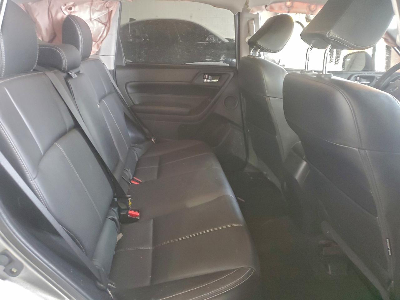 Subaru Forester 2.5i Touring Image 8