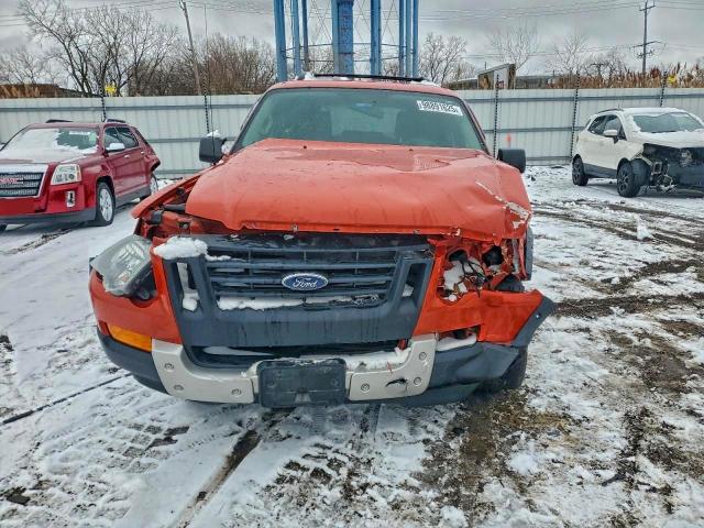 Ford Explorer Xlt Image 12