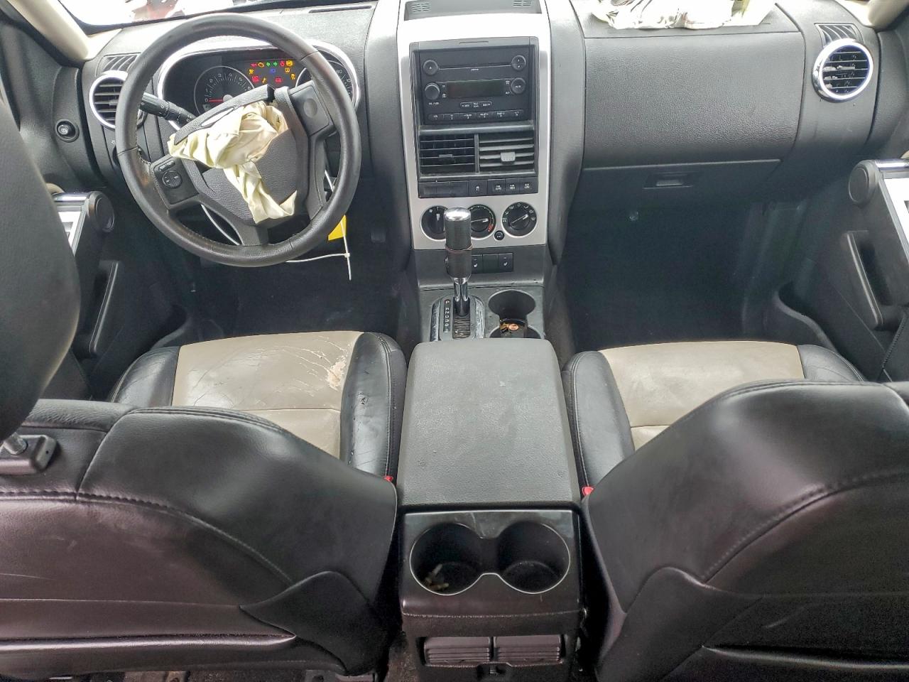 Ford Explorer Xlt Image 5