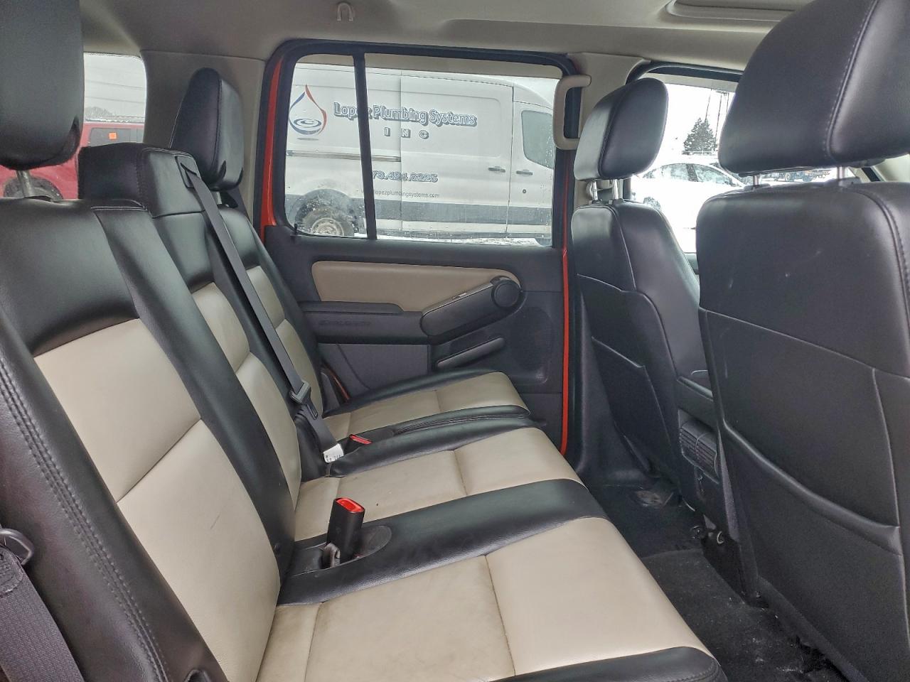 Ford Explorer Xlt Image 7