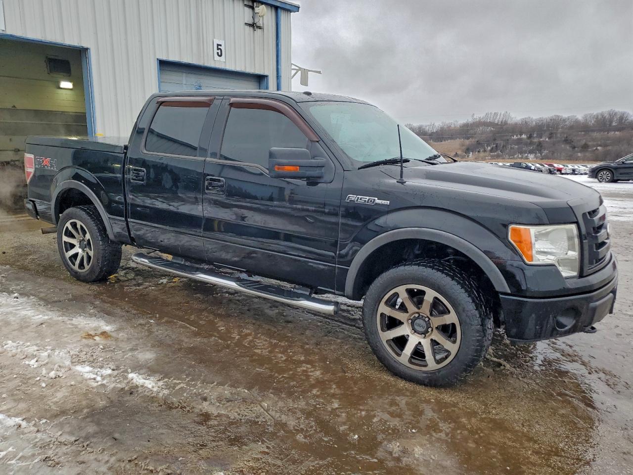 Ford F-150 Supercrew Image 12