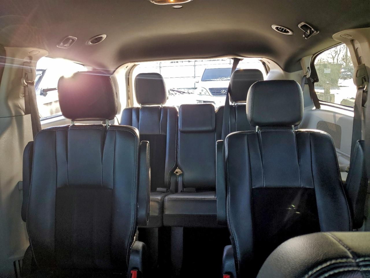 Dodge Caravan Sxt Image 7