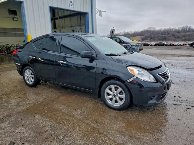 Nissan Versa S Image 2
