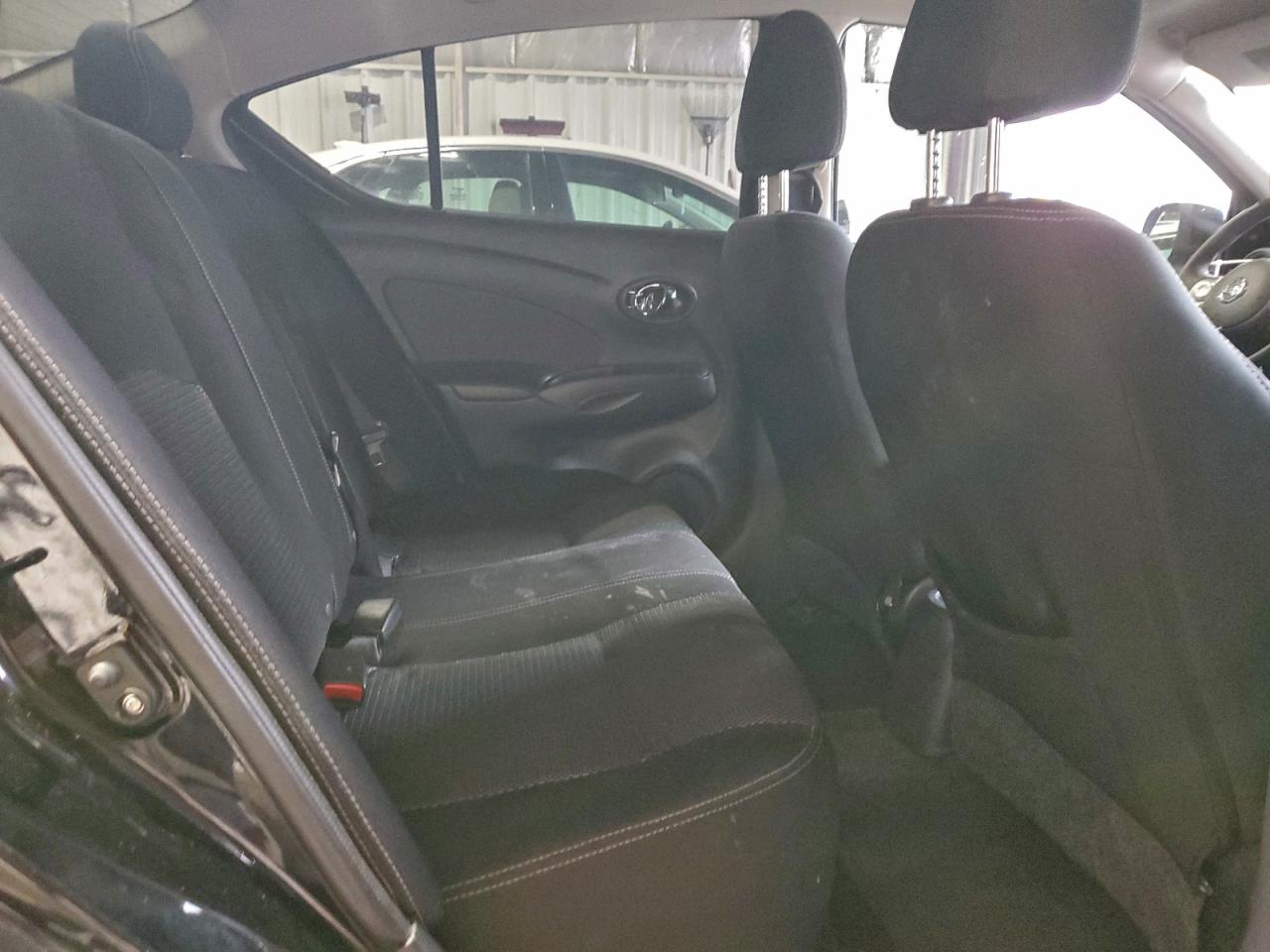 Nissan Versa S Image 7