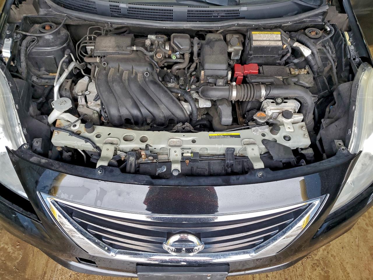 Nissan Versa S Image 6