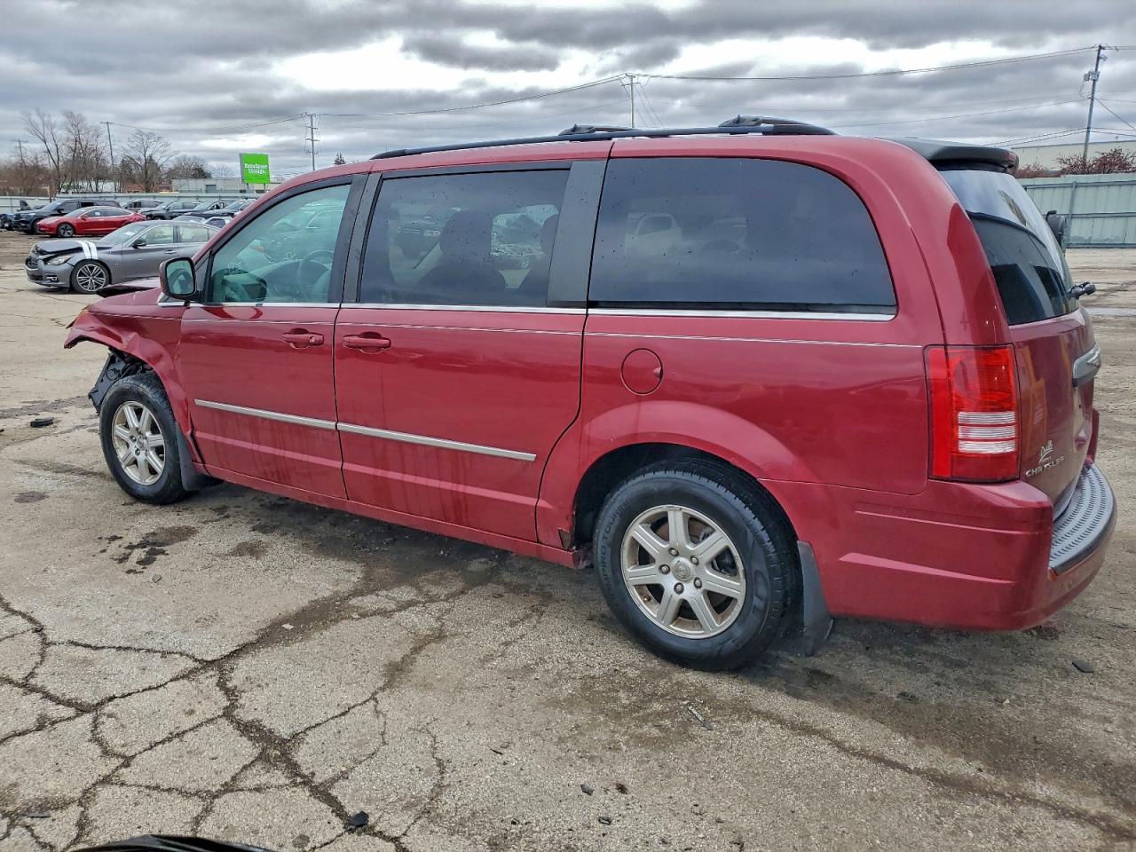 Chrysler Minivan Touring Image 10