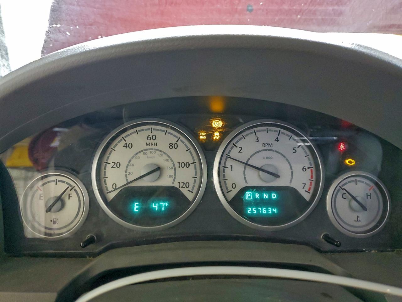 Chrysler Minivan Touring Image 12