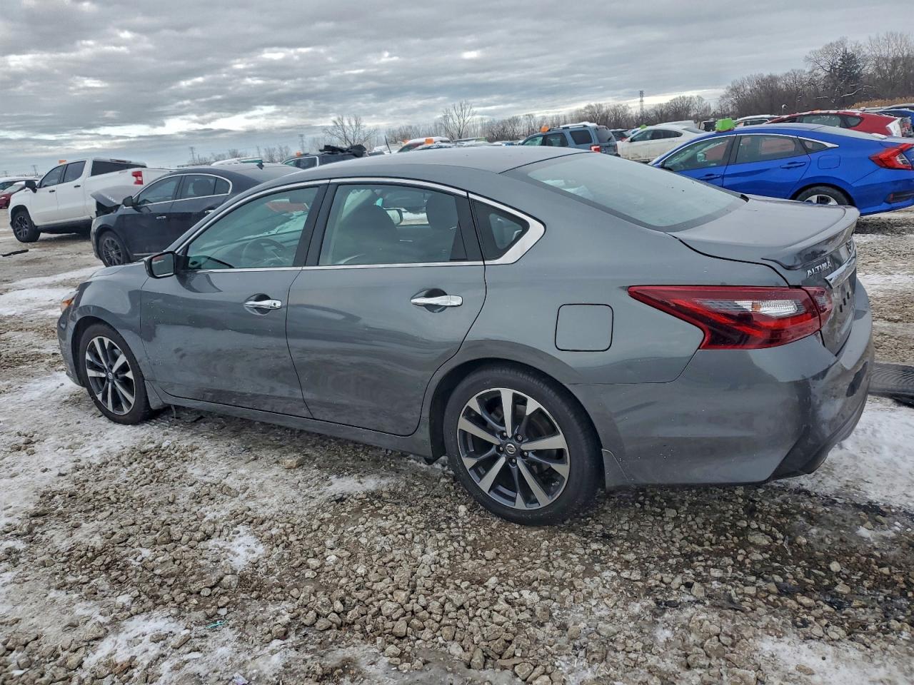 Nissan Altima 2.5 Image 3